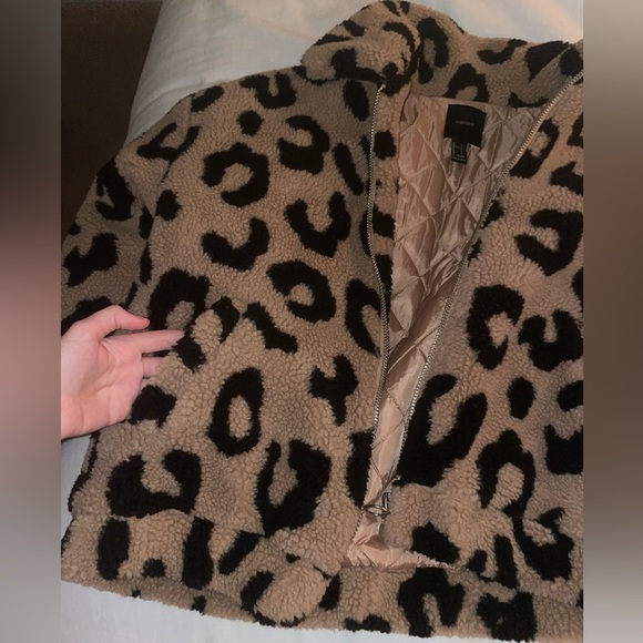 Leopard Print Sherpa Jacket - Picture 6 of 6